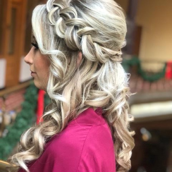 Meet your Posher: Charlotte - Picture 2 of 3